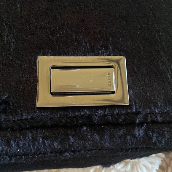 🛑 Donation 🛑 Absolutely adorable Authentic Gucci mini bag - Picture 4 of 13